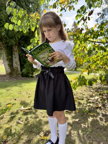 Skirt with bow