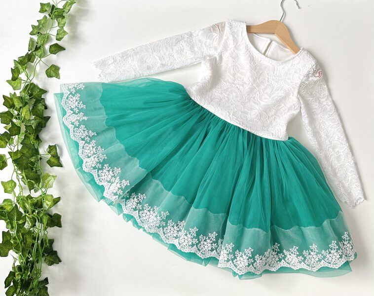 "Lace plumpness" with green skirt part 80.;98.,104.;110.;116.